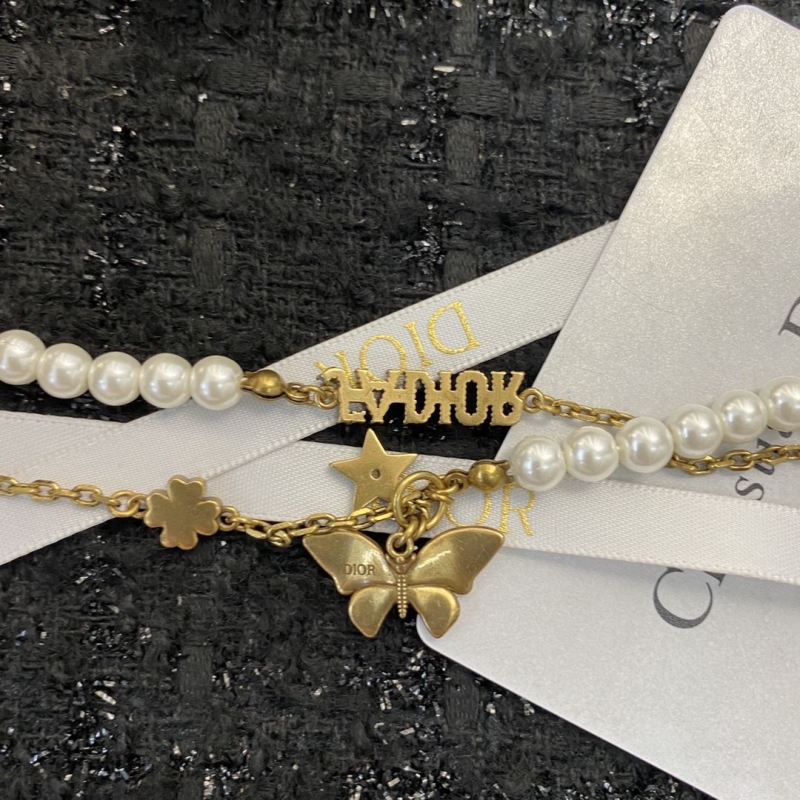 chr1st1an D10r bracelets